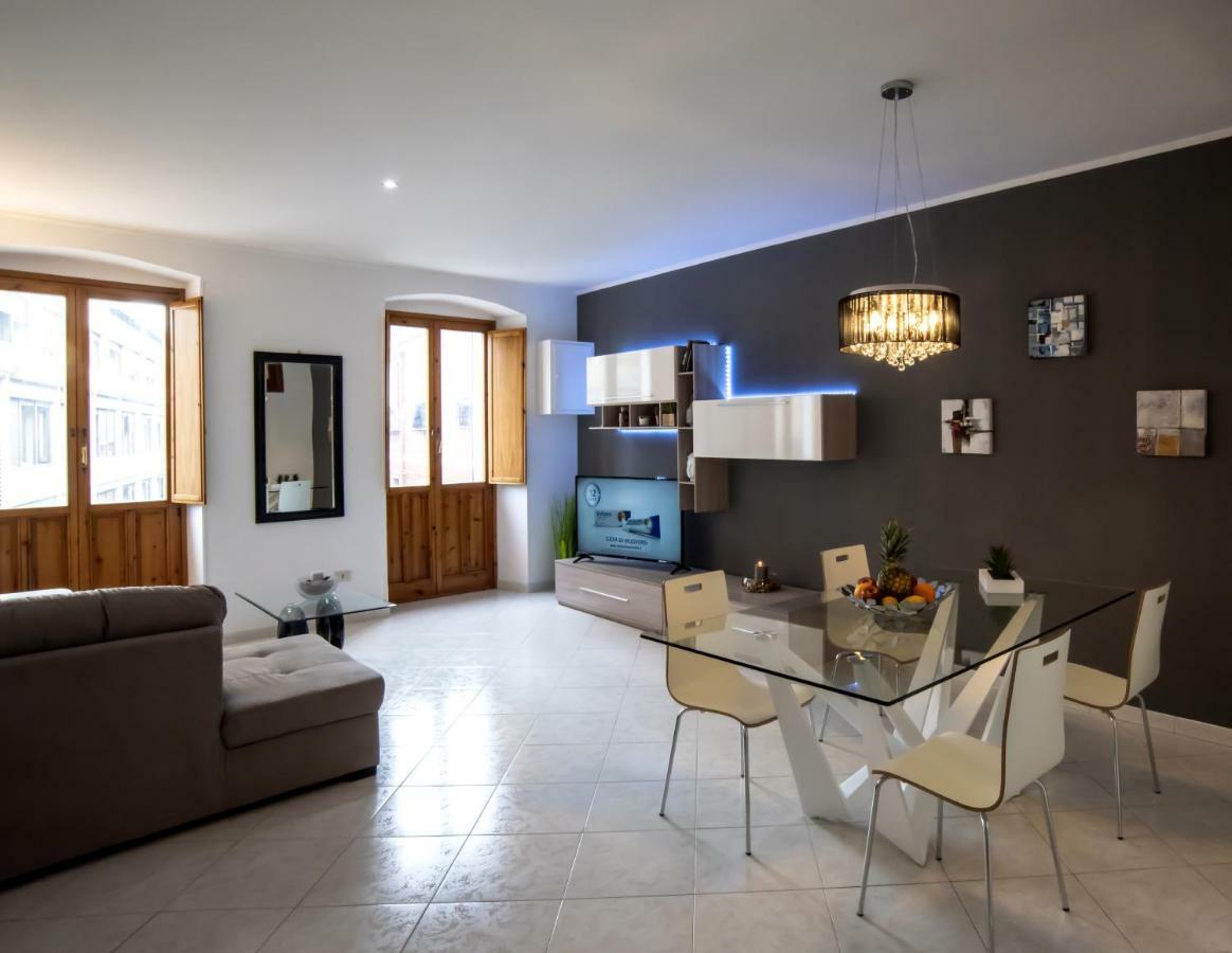 Apartament La Casa Nel Corso Cagliari Zewnętrze zdjęcie
